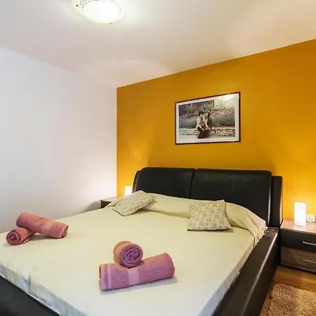 Lucy Вилла Воднян