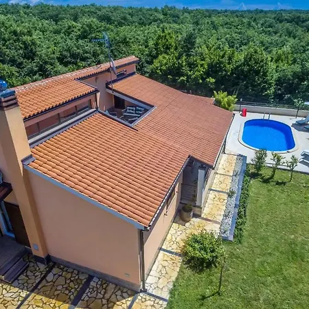 Вилла Lucy Воднян